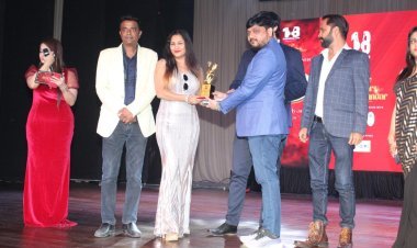 Paritosh aka Aashish Mehrotra made a special appearance as the chief guest at the Miss and Mrs Bhayander 2024 fashion show